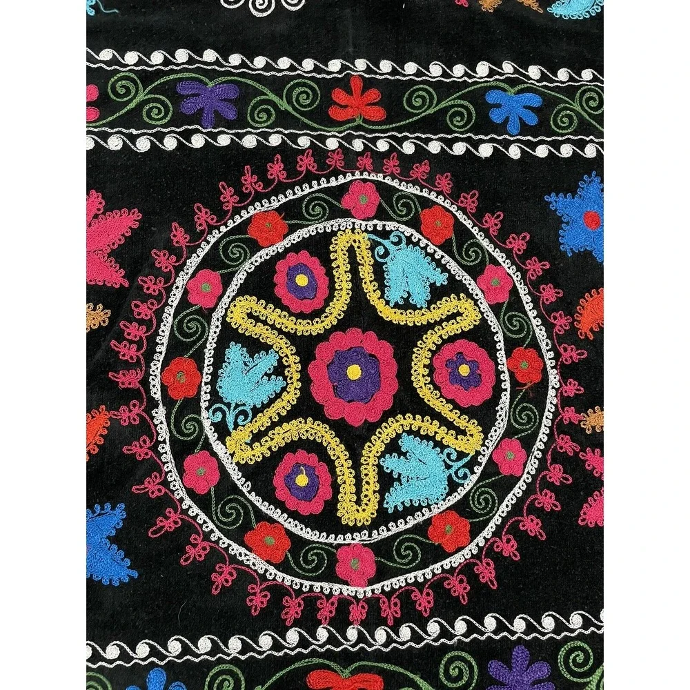 Vtg Uzbek‎ Suzani Handmade Embroidery on Velvet Tablecloth Wall Hanging 53